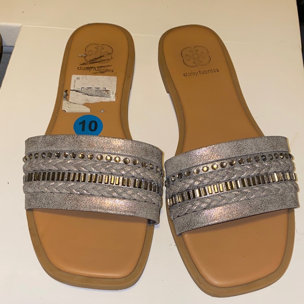 Daisy Fuentes Metallic Slide Sandals
